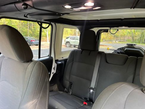 Used 2020 Jeep Wrangler Unlimited Sport image 40