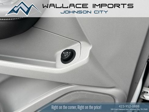 Used 2022 GMC Terrain SLT image 33