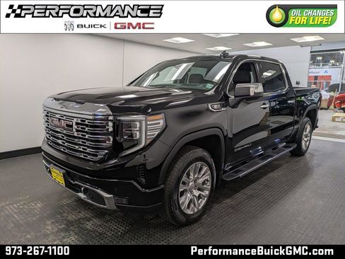 Used 2023 GMC Sierra 1500 Denali w/ Technology Package image 1