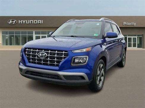 Used 2023 Hyundai Venue SEL image 1