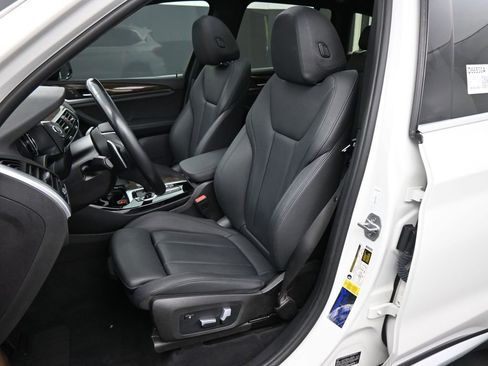 Used 2019 BMW X3 sDrive30i image 17
