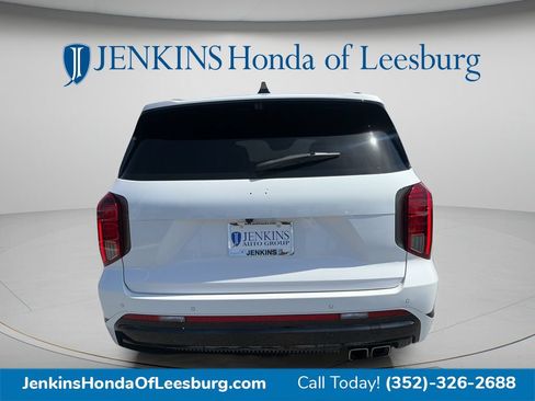 Used 2024 Hyundai Palisade Calligraphy AWD/4WD image 4