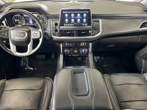 Used 2021 GMC Yukon SLT image 3