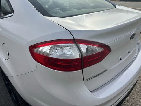 Used 2016 Ford Fiesta Titanium image 11