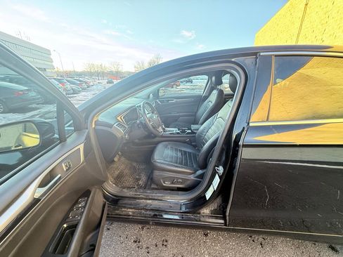 Used 2016 Ford Fusion SE w/ Equipment Group 202A image 10