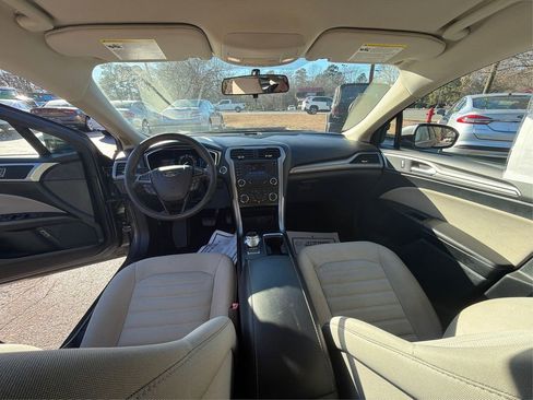 Used 2018 Ford Fusion S image 40