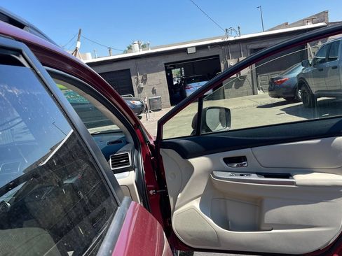 Used 2015 Subaru Crosstrek 2.0i Premium w/ Moonroof Package AWD/4WD image 11