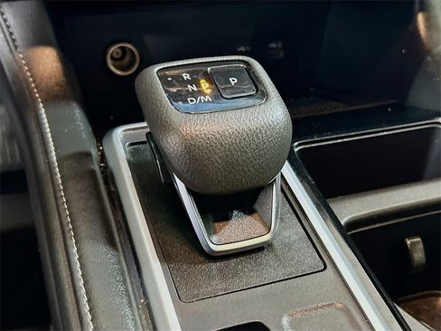 Used 2024 Nissan Pathfinder SL w/ SL Premium Package image 15