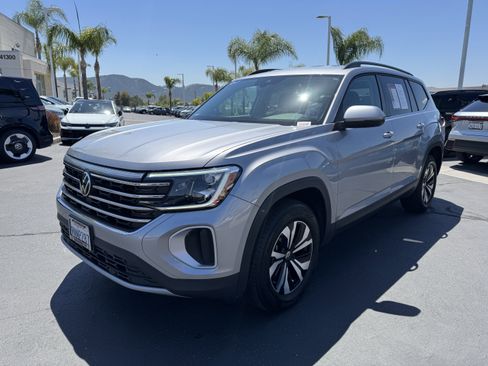 Used 2024 Volkswagen Atlas SE FWD image 7