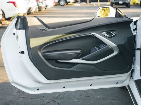 Used 2017 Chevrolet Camaro SS RWD image 23