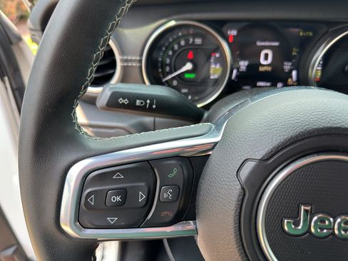 Used 2023 Jeep Wrangler Unlimited Sahara AWD/4WD image 25