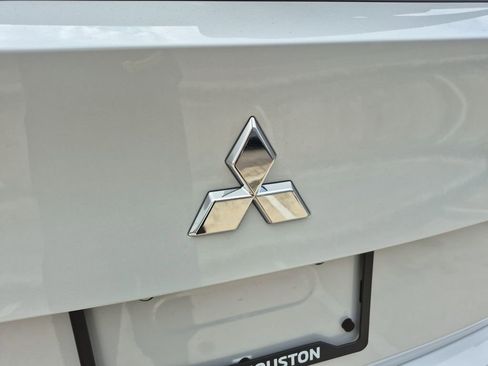 New 2026 Mitsubishi Outlander SE image 92