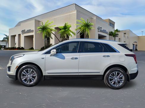 Certified 2022 Cadillac XT5 Premium Luxury image 3