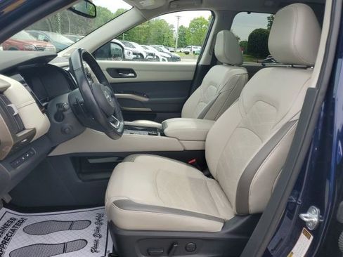 Used 2022 Nissan Pathfinder Platinum w/ Cargo Package AWD/4WD image 25