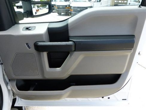 Used 2018 Ford F550 2WD Regular Cab Super Duty image 18