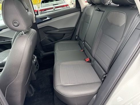 Certified 2024 Volkswagen Taos SE w/ Panoramic Sunroof Package image 25