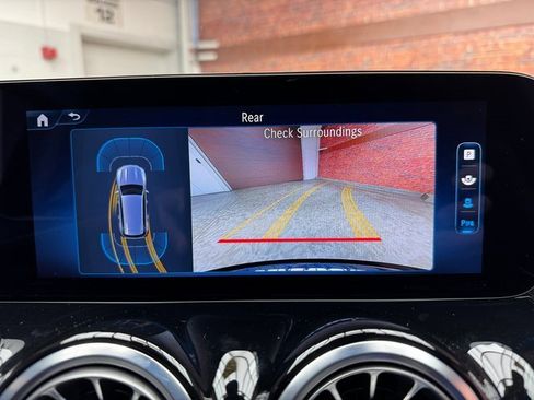 New 2025 Mercedes-Benz GLB 250 4MATIC image 21