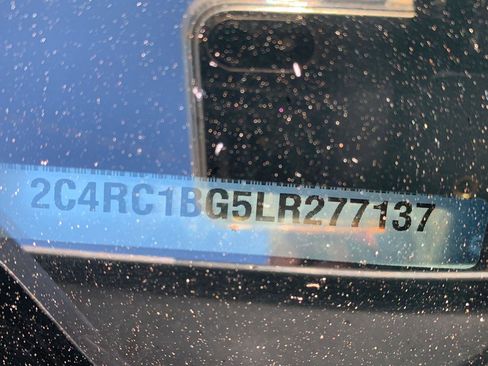 Used 2020 Chrysler Pacifica Touring-L image 24