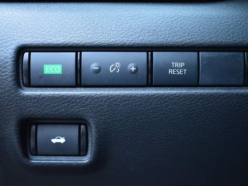 Used 2025 Nissan Sentra SV w/ All-Weather Package image 28