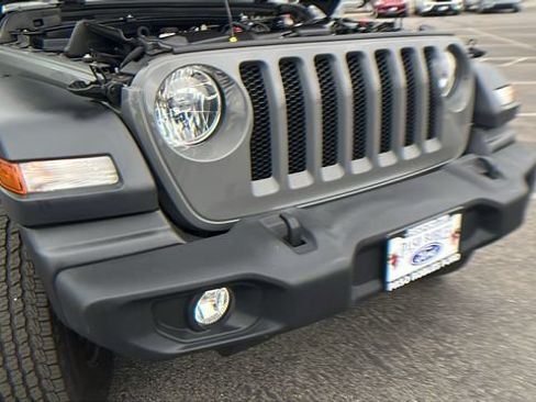 Used 2023 Jeep Wrangler Unlimited Sport AWD/4WD image 11