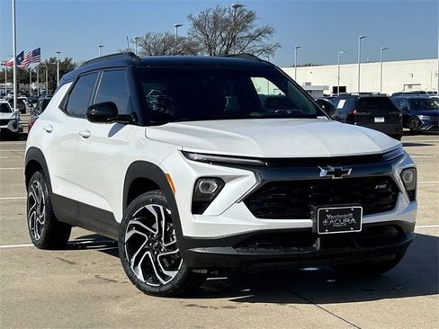 Used 2024 Chevrolet TrailBlazer RS w/ Convenience Package image 2