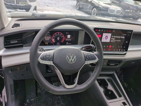 New 2026 Volkswagen Tiguan SE image 17