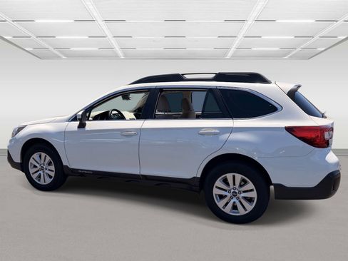 Used 2018 Subaru Outback 2.5i Premium AWD/4WD image 3