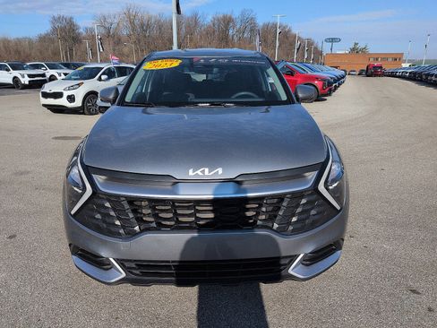 Used 2023 Kia Sportage LX image 3