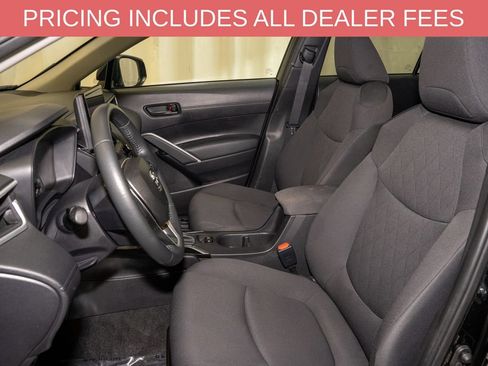 Used 2025 Toyota Corolla Cross LE FWD image 9