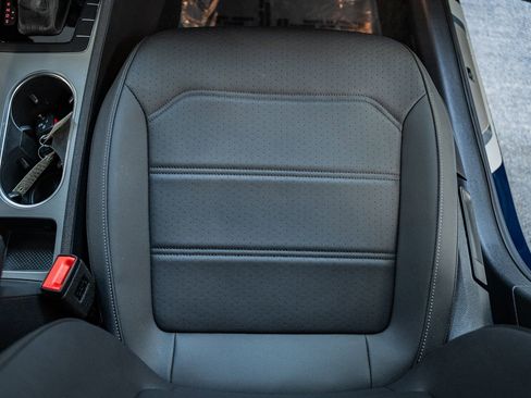 Used 2021 Volkswagen Passat 2.0T R-Line image 32