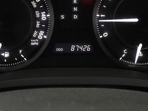 Used 2010 Lexus IS 250C w/ Luxury Pkg RWD image 18