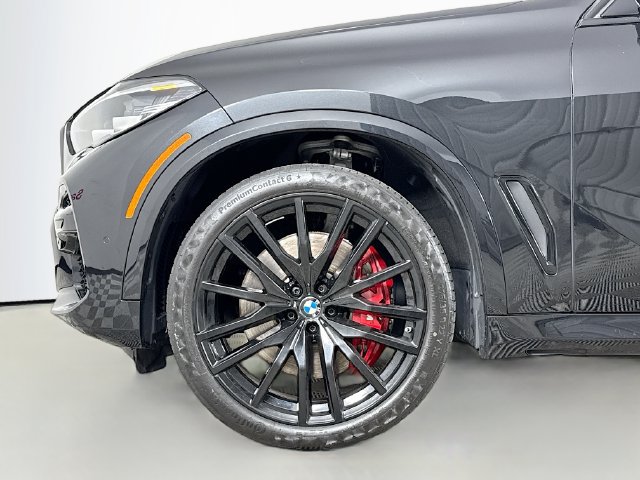 Used 2022 BMW X5 M50i w/ Parking Assistance Package AWD/4WD image 35