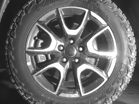 Used 2025 Jeep Compass Trailhawk image 12