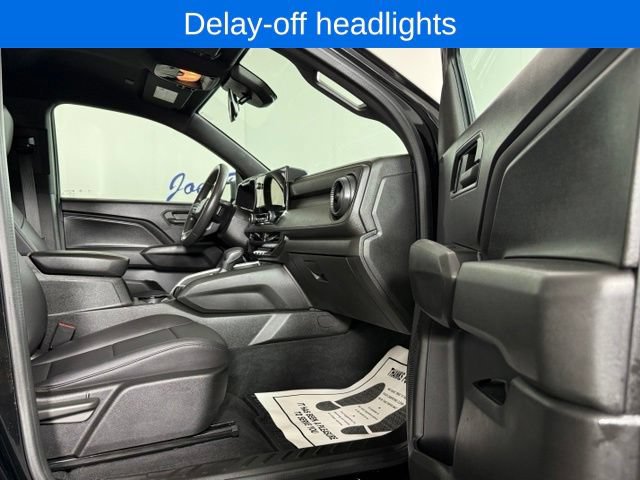 Used 2024 Chevrolet Colorado Trail Boss AWD/4WD image 15