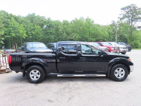 Used 2011 Nissan Frontier SV w/ SV Premium Utility Pkg AWD/4WD image 6