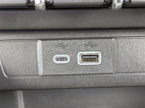 Used 2024 GMC Canyon Denali image 22