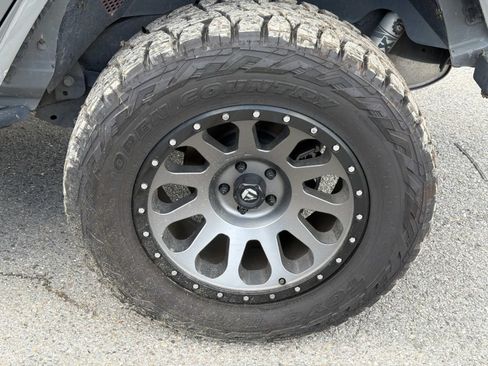Used 2021 Jeep Wrangler Unlimited Rubicon AWD/4WD image 3