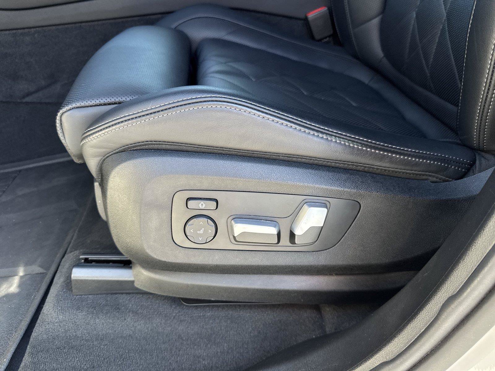 Used 2024 BMW X5 sDrive40i w/ Premium Package RWD image 11