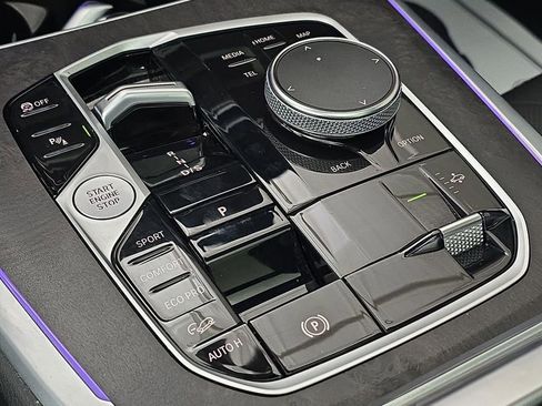 Certified 2023 BMW X7 xDrive40i w/ M Sport Package image 21