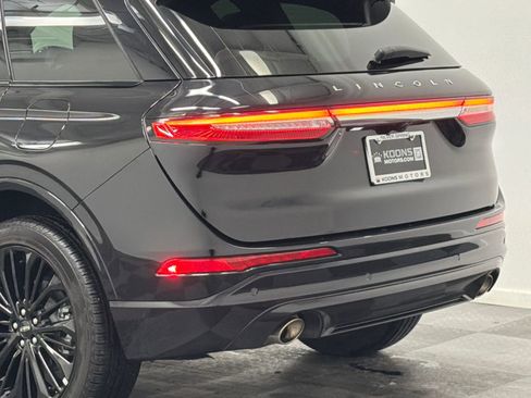 Certified 2025 Lincoln Corsair AWD w/ Equipment Group 101A image 6