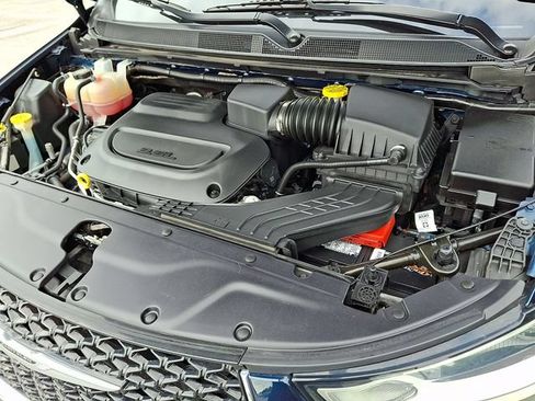 Used 2022 Chrysler Pacifica Limited AWD/4WD image 29