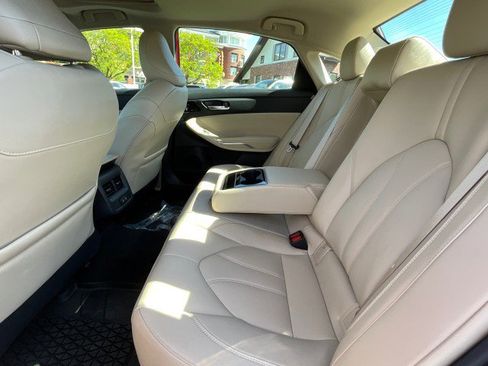 Used 2020 Toyota Avalon XLE w/ Moonroof Package image 33