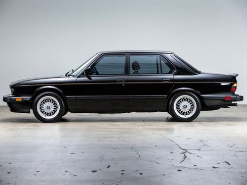 Used 1988 BMW M5 RWD image 8
