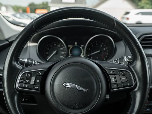 Used 2017 Jaguar F-PACE Premium AWD/4WD image 22