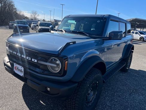 New 2025 Ford Bronco Outer Banks w/ Sasquatch Package image 4