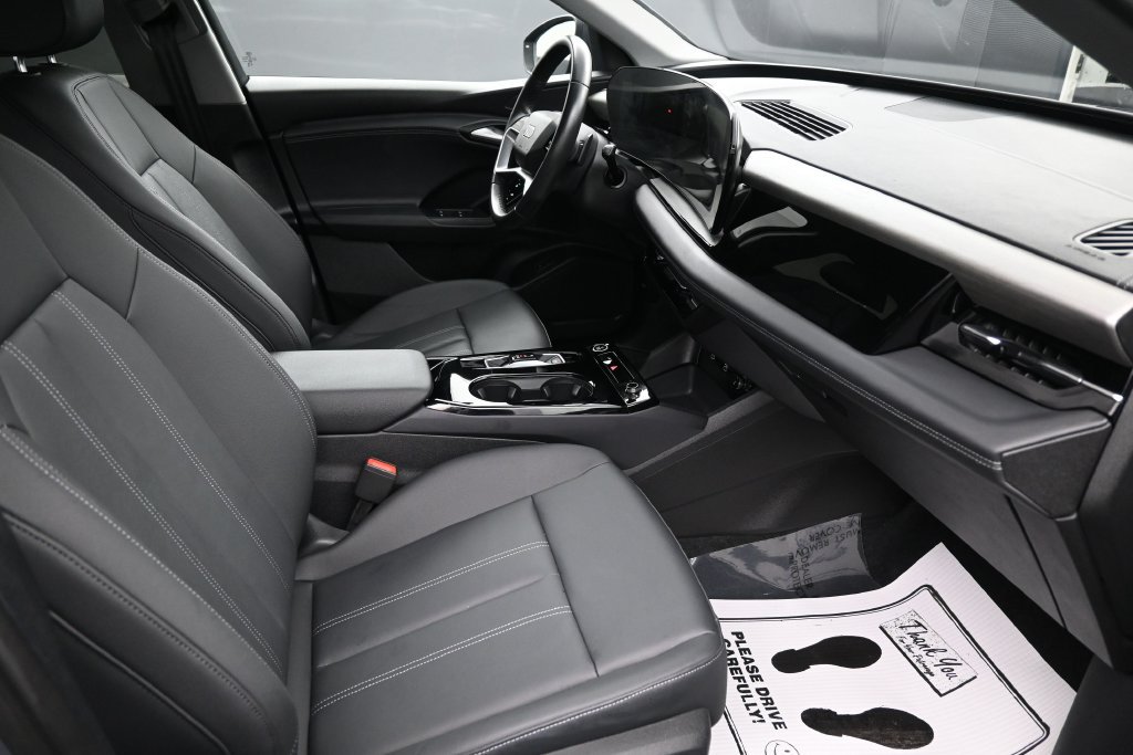 Used 2025 Audi Q6 e-tron Premium w/ Convenience Package AWD/4WD image 26