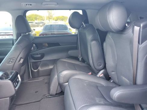Certified 2025 Kia Carnival SX Prestige FWD image 10