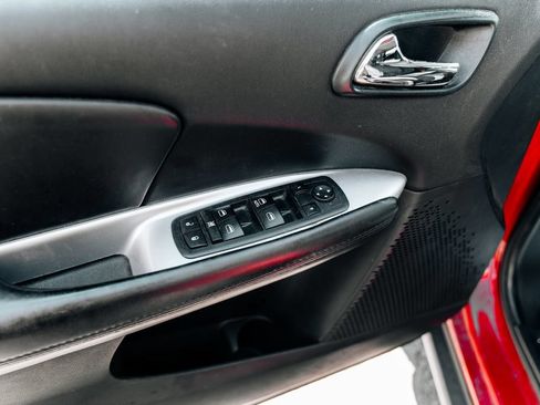 Used 2018 Dodge Journey SXT w/ Connectivity Group FWD image 14