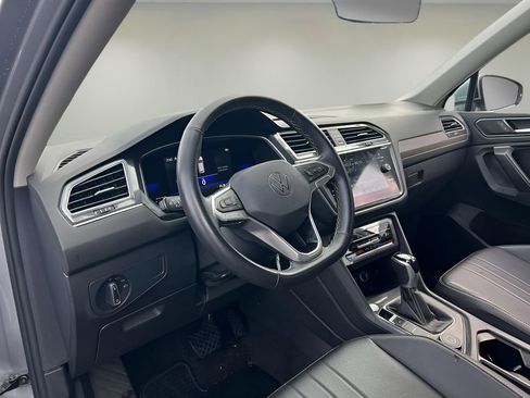 Used 2022 Volkswagen Tiguan SE image 13