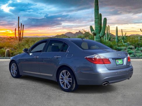 Used 2011 Hyundai Genesis 4.6 RWD image 5